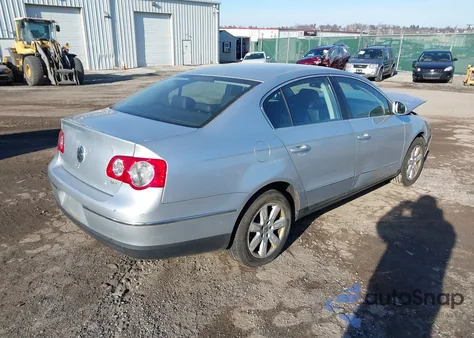 2007 Volkswagen Passat 2.0T/Wolfsburg Edition from USA, damaged, VIN WVWAK73C07P045731